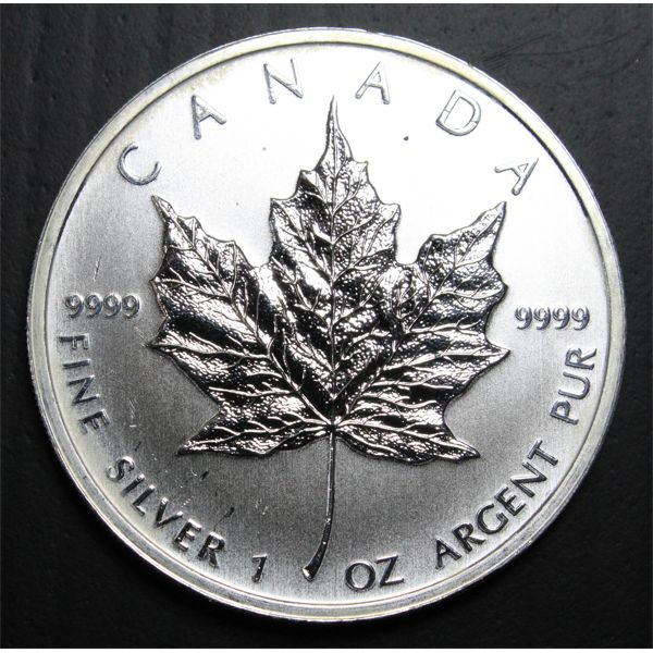 2011 CANADA 1 OZ 9999 SILVER $5 MAPLE LEAF COIN