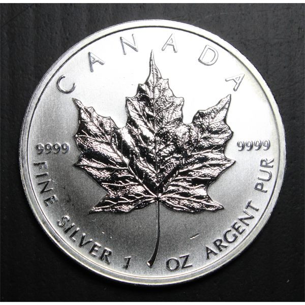 2011 CANADA 1 OZ 9999 SILVER $5 MAPLE LEAF COIN