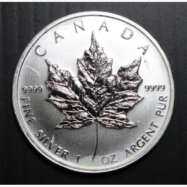 2011 CANADA 1 OZ 9999 SILVER $5 MAPLE LEAF COIN