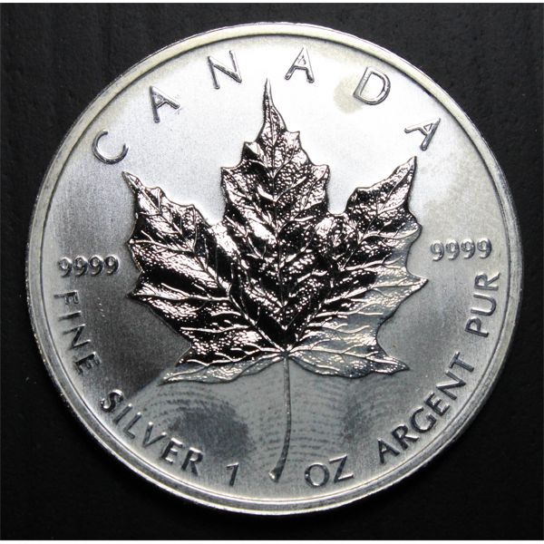 2011 CANADA 1 OZ 9999 SILVER $5 MAPLE LEAF COIN