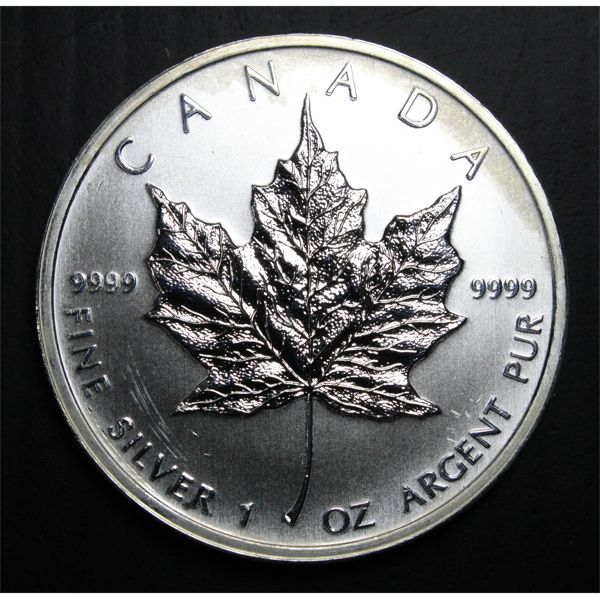 2011 CANADA 1 OZ 9999 SILVER $5 MAPLE LEAF COIN