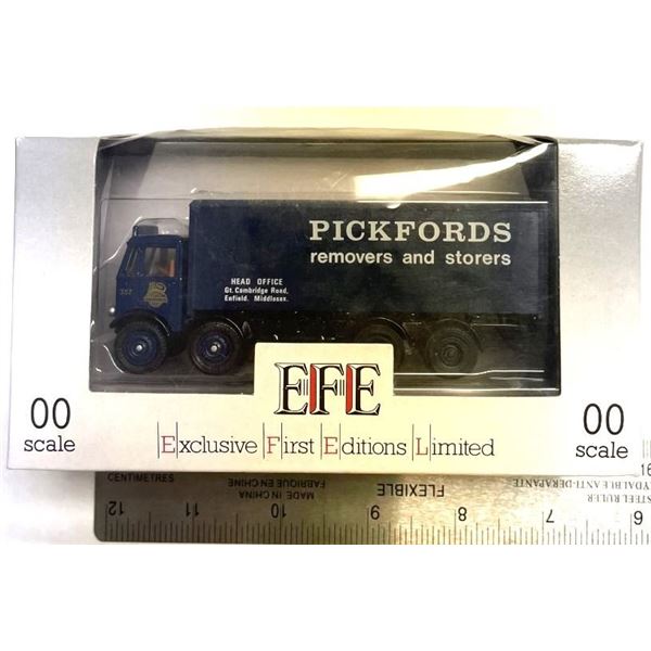 EFE 11002 AEC MAMMOTH MAJOR 8 Wheel Box van “PICKFORDS”.  00 Scale.  Mint in Box.