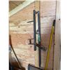 Image 2 : Tools for lifting heavy items