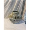 Image 2 : Butterfly vase