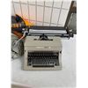 Image 1 : Olivetti typewriter