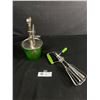 Image 1 : 1923 HandMixer w/Bowl & Vintage Hand Mixer