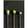 Image 2 : 3 Vintage Hat Pins