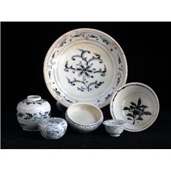 SM UNDERGLAZED BLUE & WHITE CUP, FLORAL; LG UNDERG