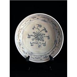 LG UNDERGLAZE BLUE & WHITE DISH, FLORAL