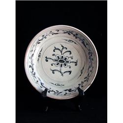 LG UNDERGLAZED BLUE & WHITE DISH, FLORAL