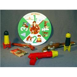 DAVEY CROCKETT TARGET & BUCK ROGERS SONIC RAY GUN