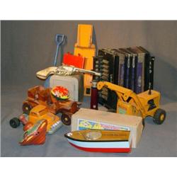 BOX LOT OF TOYS INCL SQUEEZE BOX, CAP PISTOL, ETC.