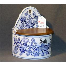 BLUE & WHITE PORCELAIN SALT BOX