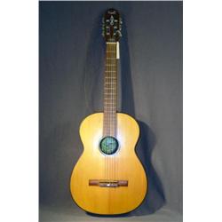 KENT ACOUSTIC GUITAR