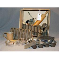 BX LOT KITCHEN ITEMS INCL GRISWALD MUFFIN PAN