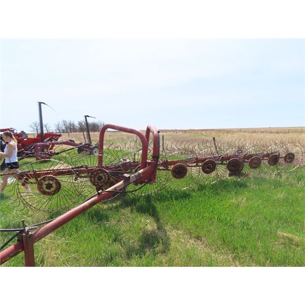 Vicon H 1050 9 Wheel Hay Rake
