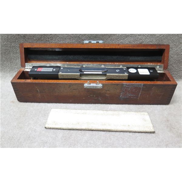 Colt Industries Pratt & Whitney Cutting Tool & Gage Division Precision Level in Case