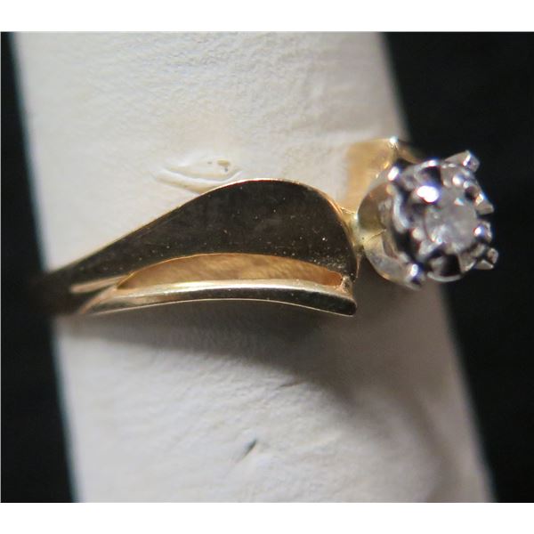 Gold 8K Ring w/ Diamond Accent 1.46g Size 7.25