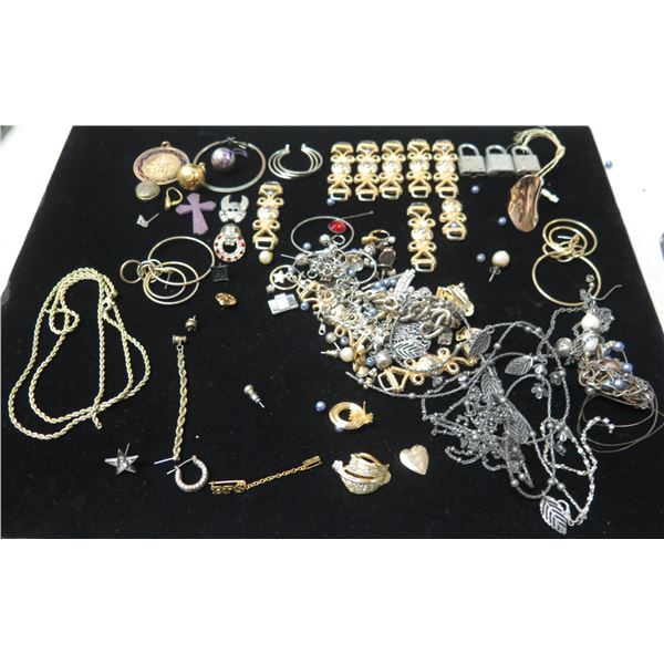 Misc Costume Jewelry: Bracelets, Rings, Earrings, Pins, Coin, Locks, etc