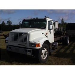 1996 INTERNATIONAL 4900 FLATBED TRUCK