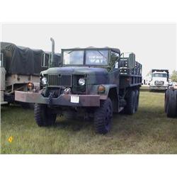 1967 MILITARY 2 1/2 TON T/A 6X6 FLATBED TRUCK S/N 521566