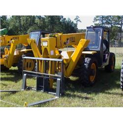 GEHL 1083 TELESCOPIC FORKLIFT