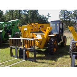 GEHL 1083 TELESCOPING FORKLIFT