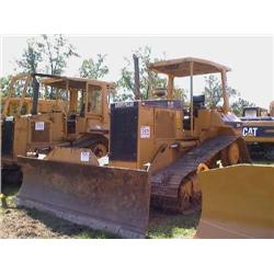 CAT D5M LGP CRAWLER TRACTOR