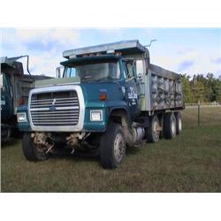 1997 FORD L9000 TRI-AXLE DUMP