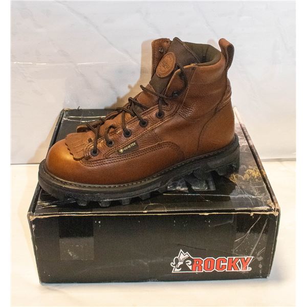 NEW OPEN BOX ROCKY MEN'S BEARCLAW 3D HIKING BOOT