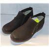 Image 1 : FLOOR MODEL PAIR OF HUSH PUPPIES LADIES SZ 6 SHOES