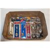 Image 1 : BOX OF OVER 25 COLLECTIBLE SPOONS