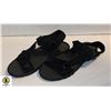 Image 1 : PAIR OF MEN'S BLACK & BLUE SANDALS - MEN'S