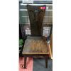Image 1 : ANTIQUE 1940S TIGER OAK SIDECHAIR