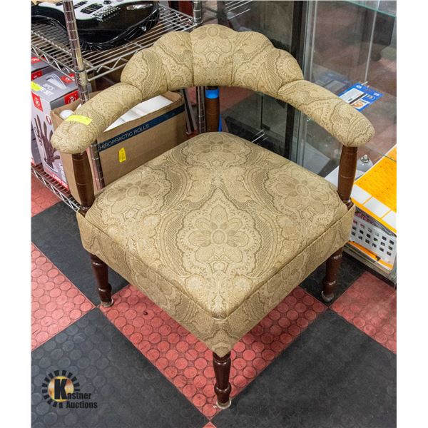 CORNER ACCENT CHAIR