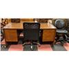 Image 1 : WOOD DESK WITH 2 COMPUTER CHAIRS