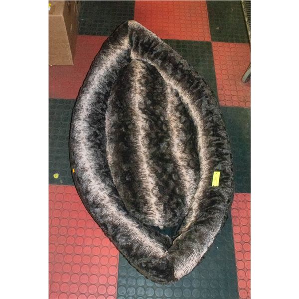 NEW LARGE DOG BED
