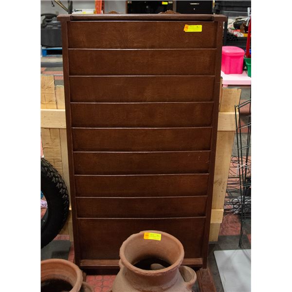 WOODEN COMIC DISPLAY STAND