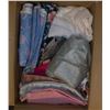 Image 1 : LARGE BOX OF FABRIC REMNANTS