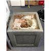 Image 1 : Heavy-duty square planter - approx. 20in x 20in