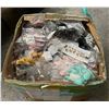 Image 1 : NEW - Box lot of misc. items; hair clips, earrings, keychains/etc. - NEW IN BOX