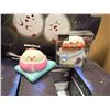 Image 2 : NEW - 6 Boxes of cow keychains & pig night light - NEW IN BOX
