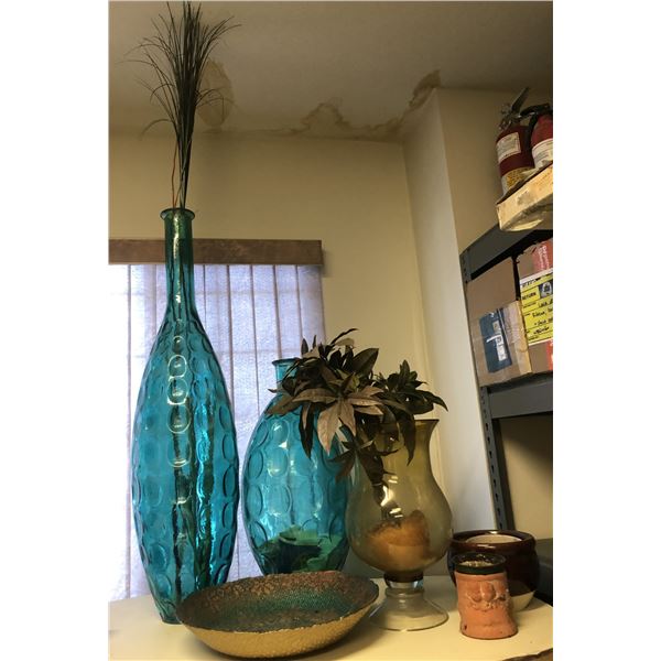 Lot of large vases, planters, decor, etc...