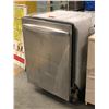 Image 1 : WHIRLPOOL Gold Series dishwasher - model WDT790SAYM0 (not tested, as is)