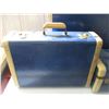 Image 3 : Set of 3 Vintage Lite 69 Hardboard Travel Luggage