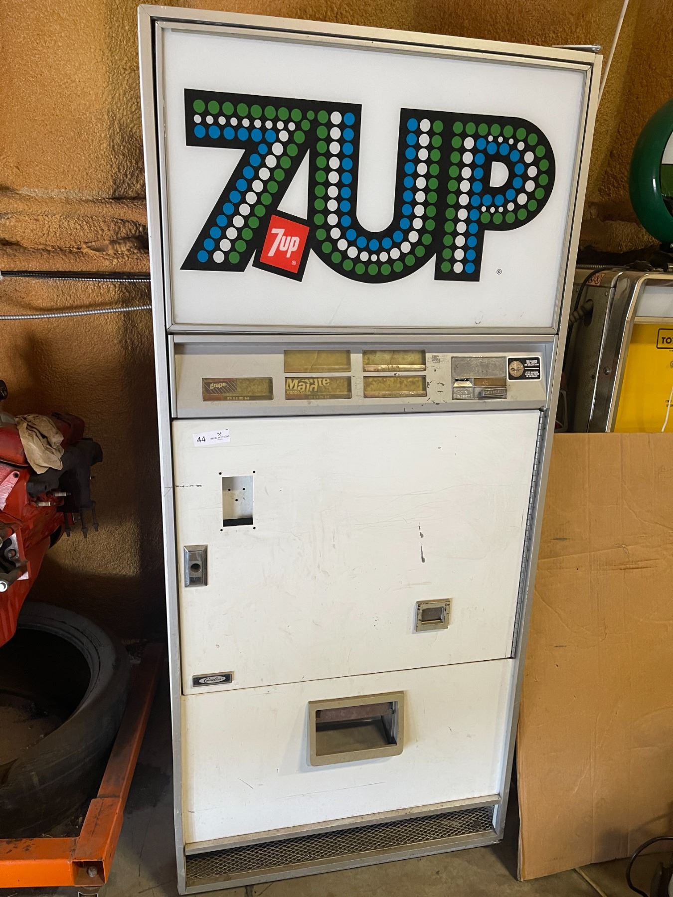 1970 7up Machine - Super Cool Item! - Non Operational - Beck Auctions Inc.