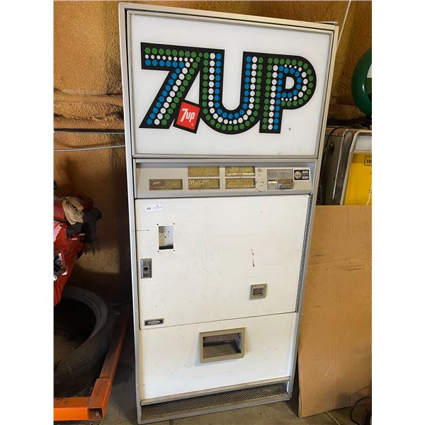 1970 7up Machine - Super Cool Item! - Non Operational