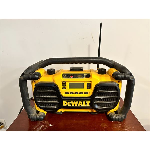 Dewalt Worksite Charger / Radio