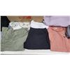 Image 3 : Box of ladies clothes - Pants, shirts, shorts, etc. - sz S-L