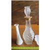 Image 2 : decanter, vase and planter